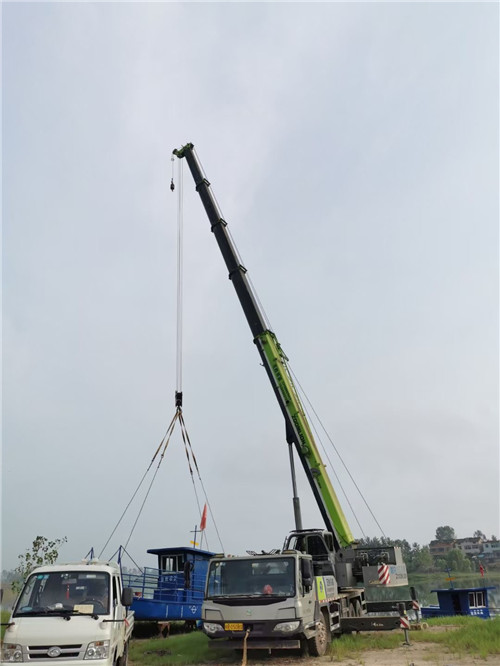 老城区桥梁建设吊装案例